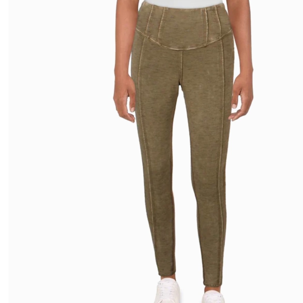 FREE PEOPLE MOVEMENT HYBRID ATHLETIC LEGGING.